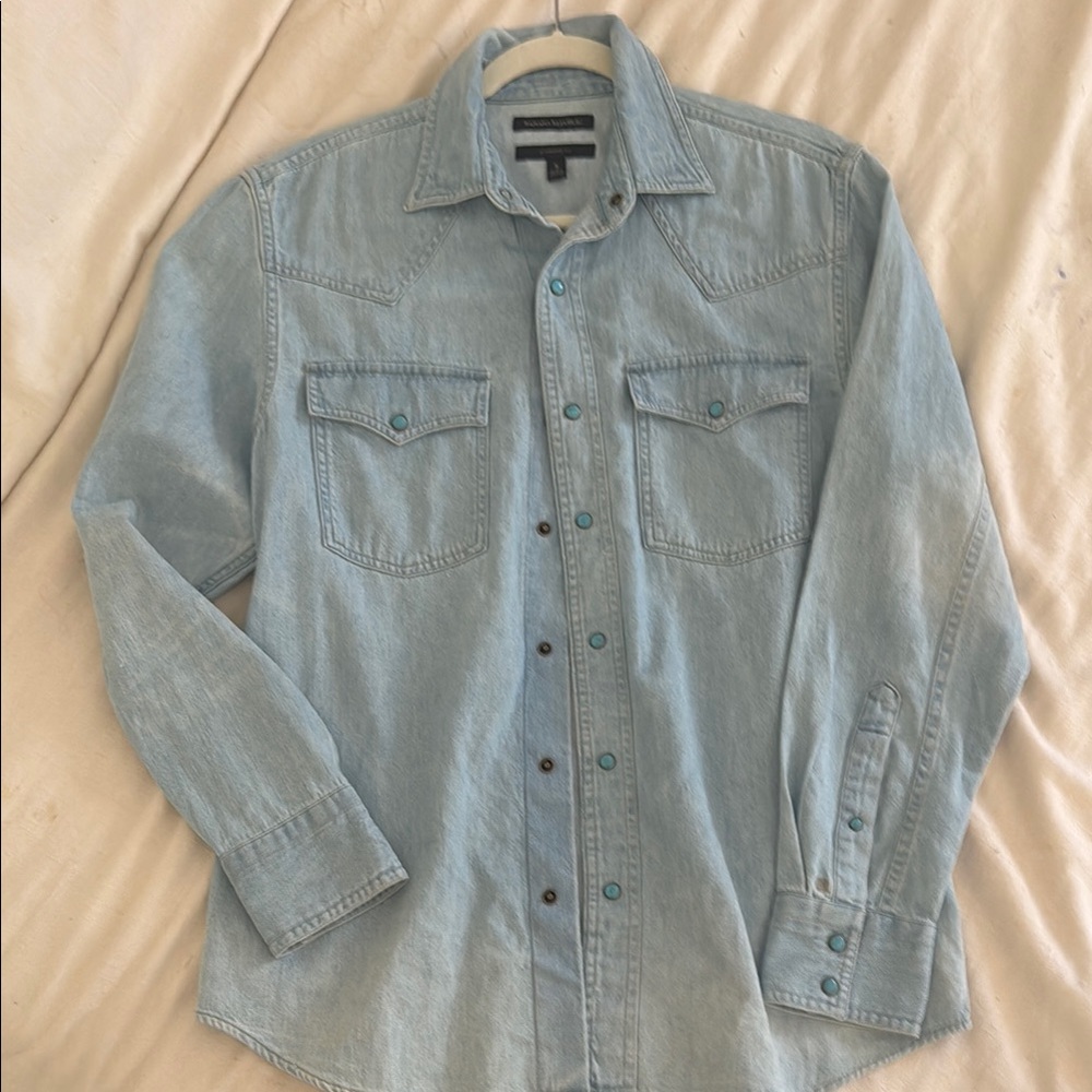Banana Republic Light Blue Casual Button Down Shirt